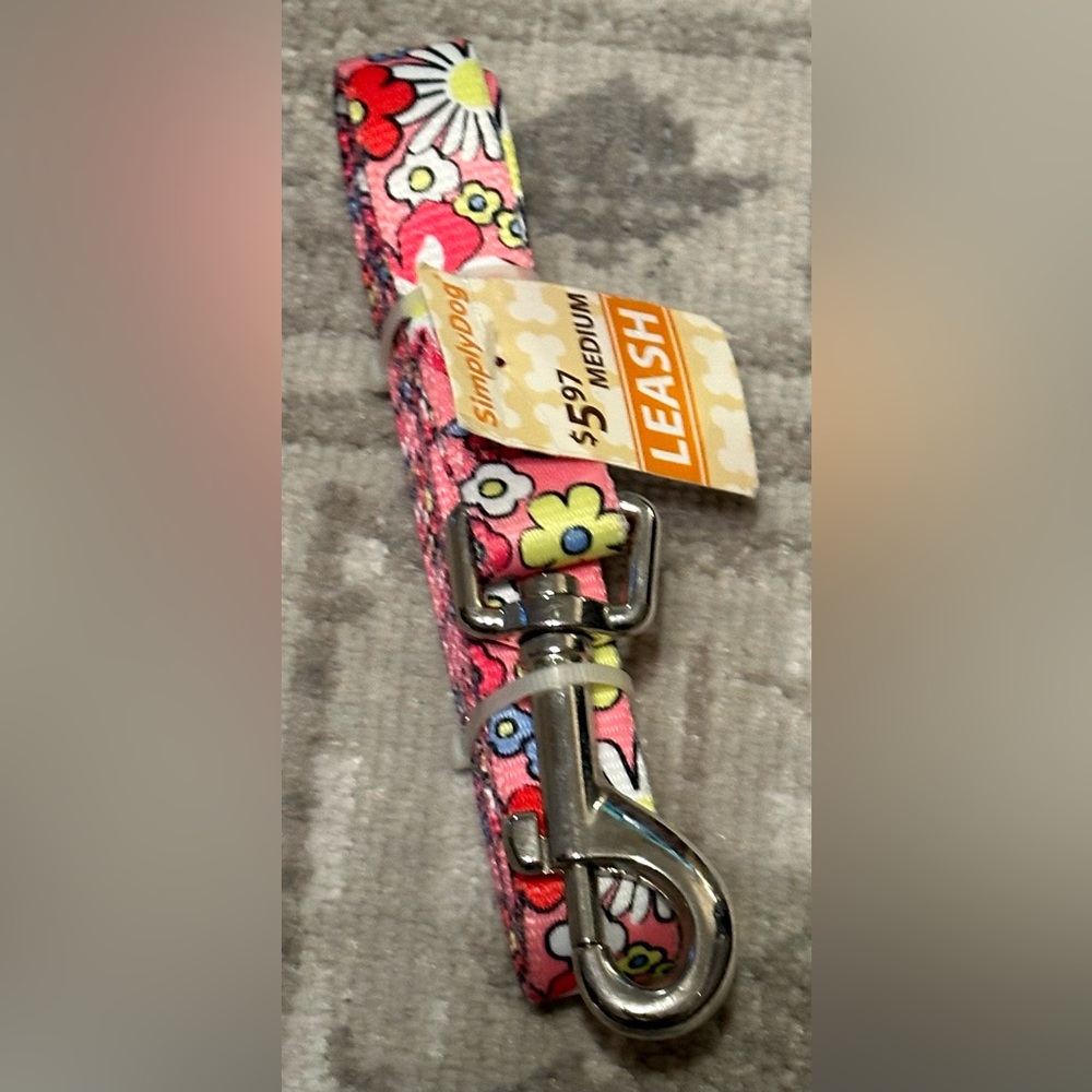 New with Tags - Nylon leash with Floral design
